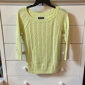⭐️AMERICAN EAGLE SIZE SMALL YELLOW CABLE KNIT SWEATER